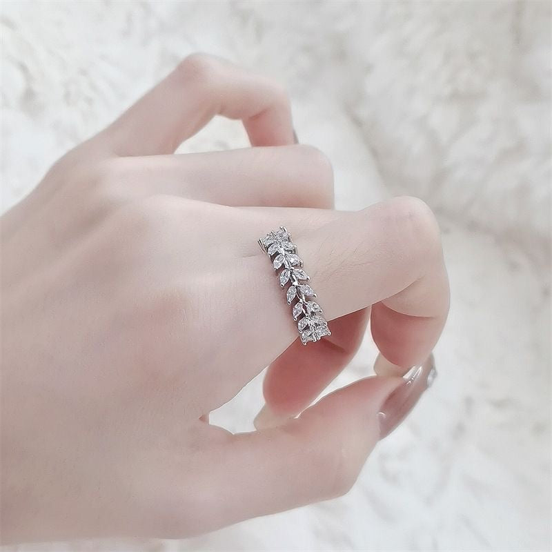 Anillo hojas plateado ajustable