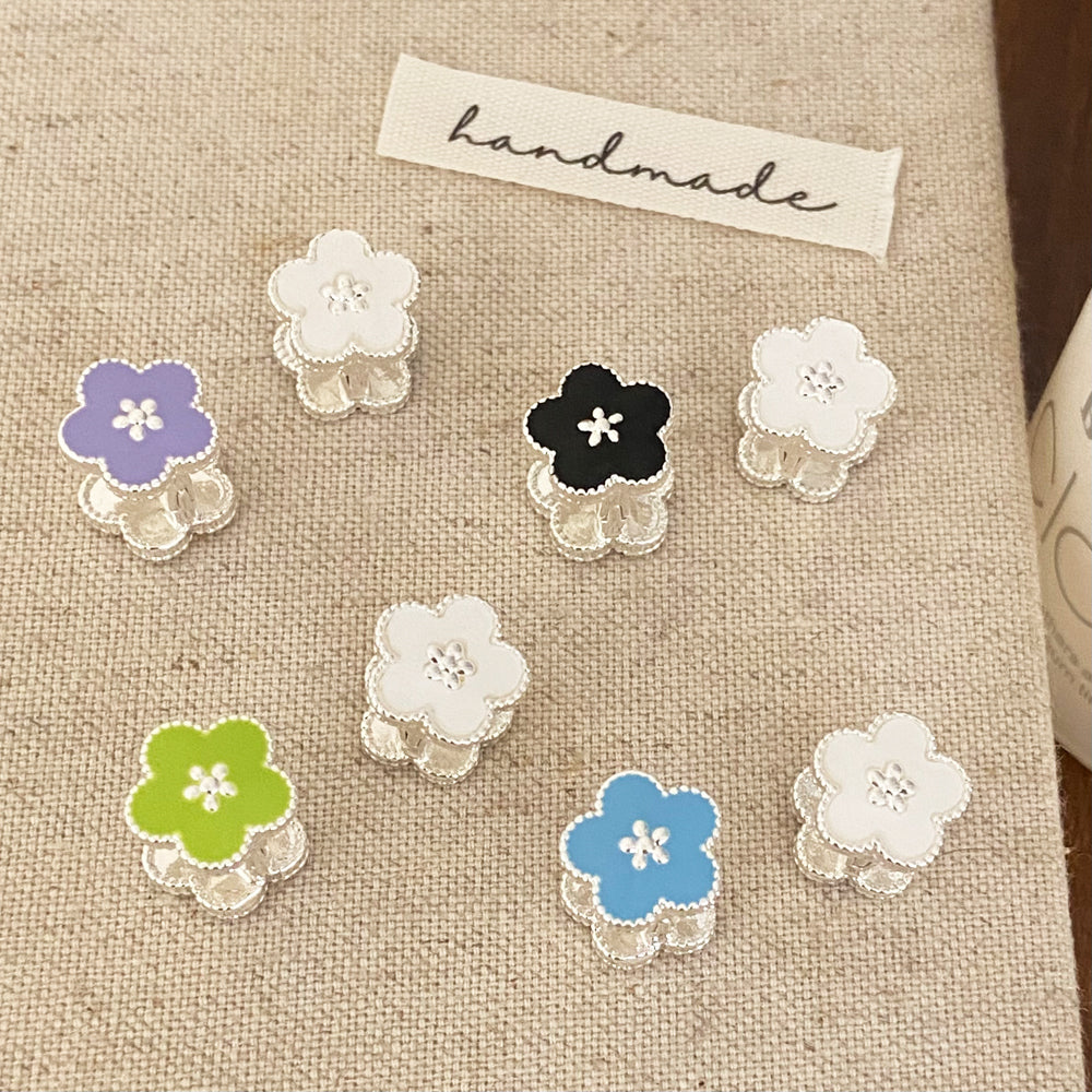 Huggies de flores , disponible en los cuatros colores