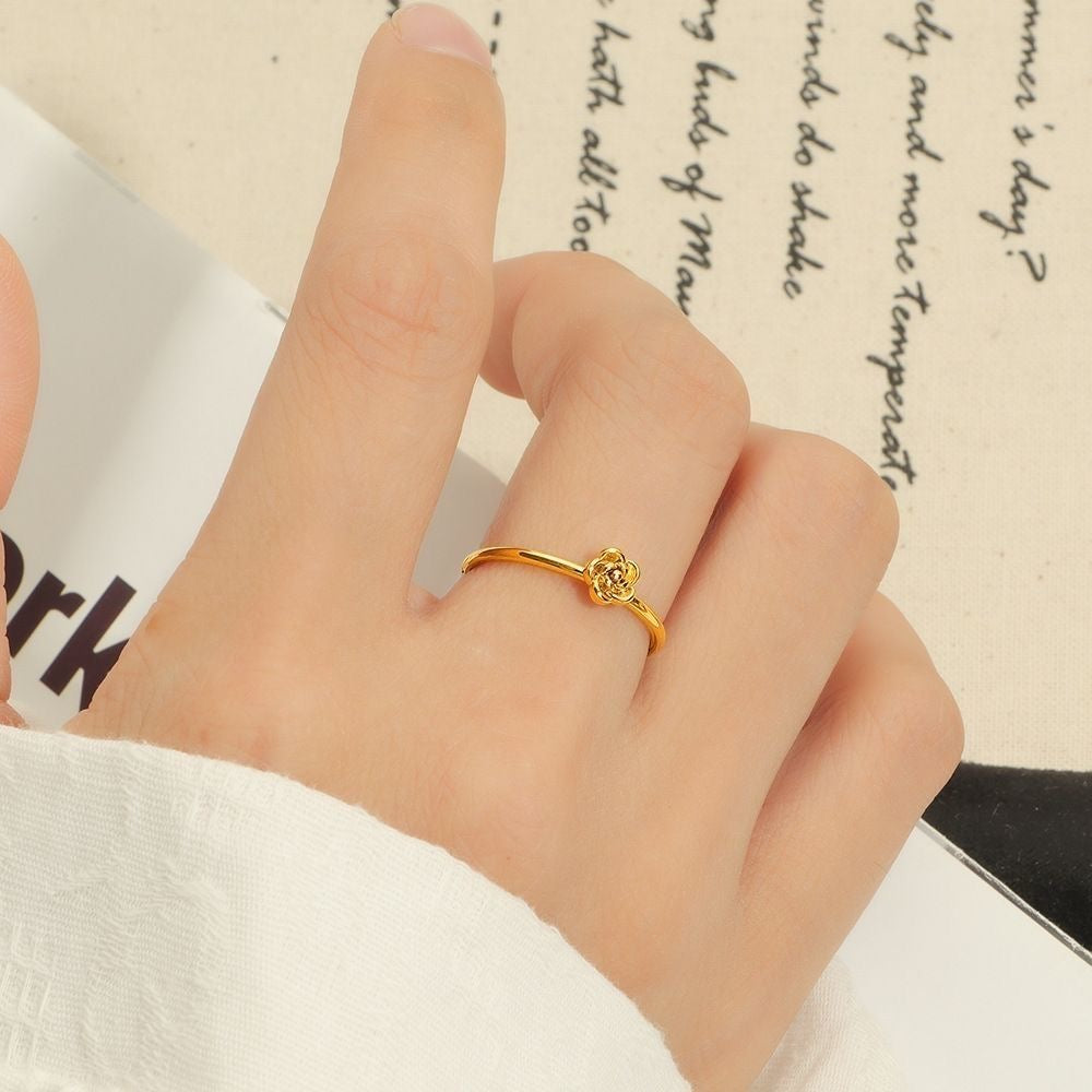 Anillo rosa elegante minimalista