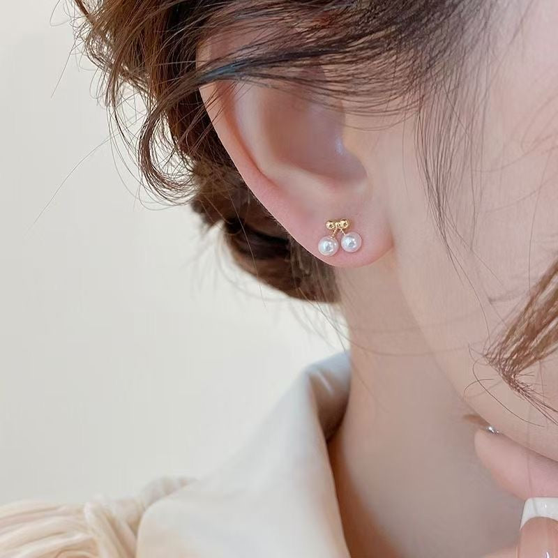 Aretes minimalista cereza