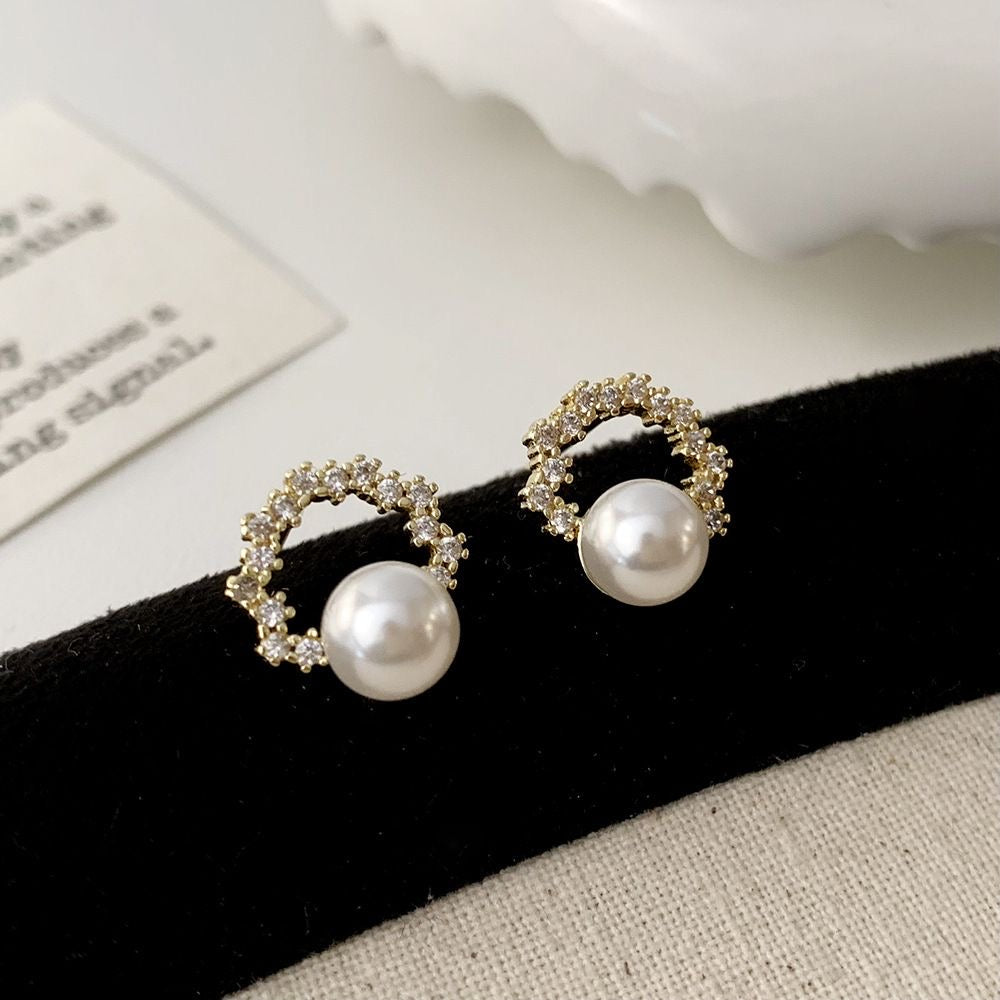Aretes circulares elegantes