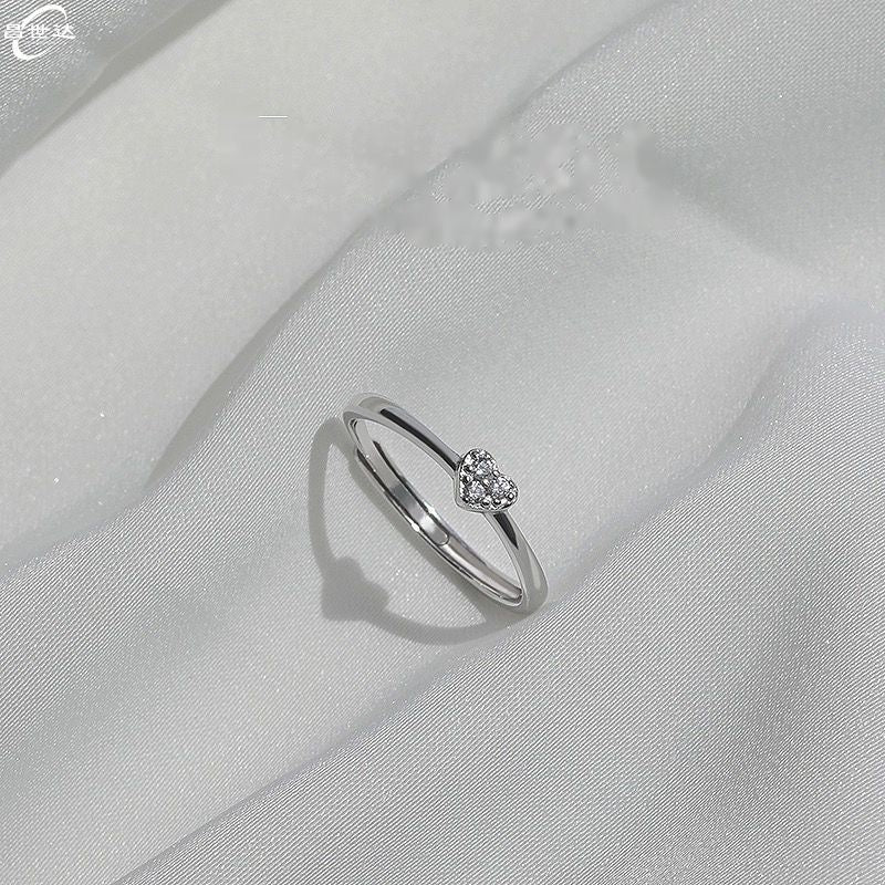 Anillo minimalista elegante