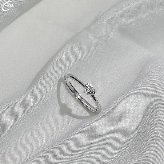Anillo minimalista elegante
