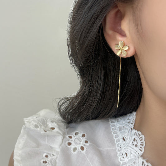 Aretes de flor con caída