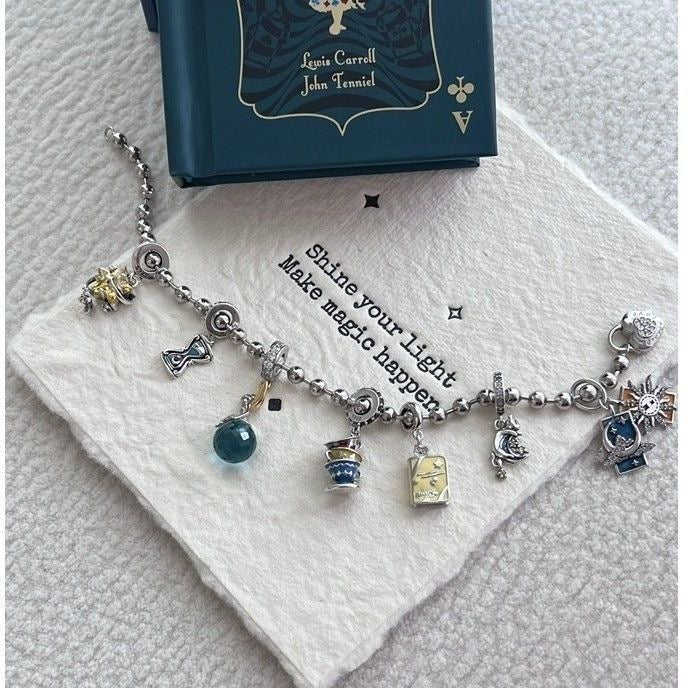 Pulsera Alicia en el País de las Maravillas
