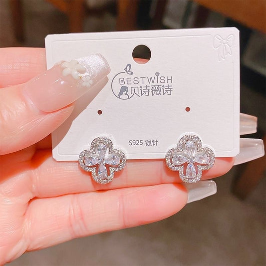 Aretes trébol