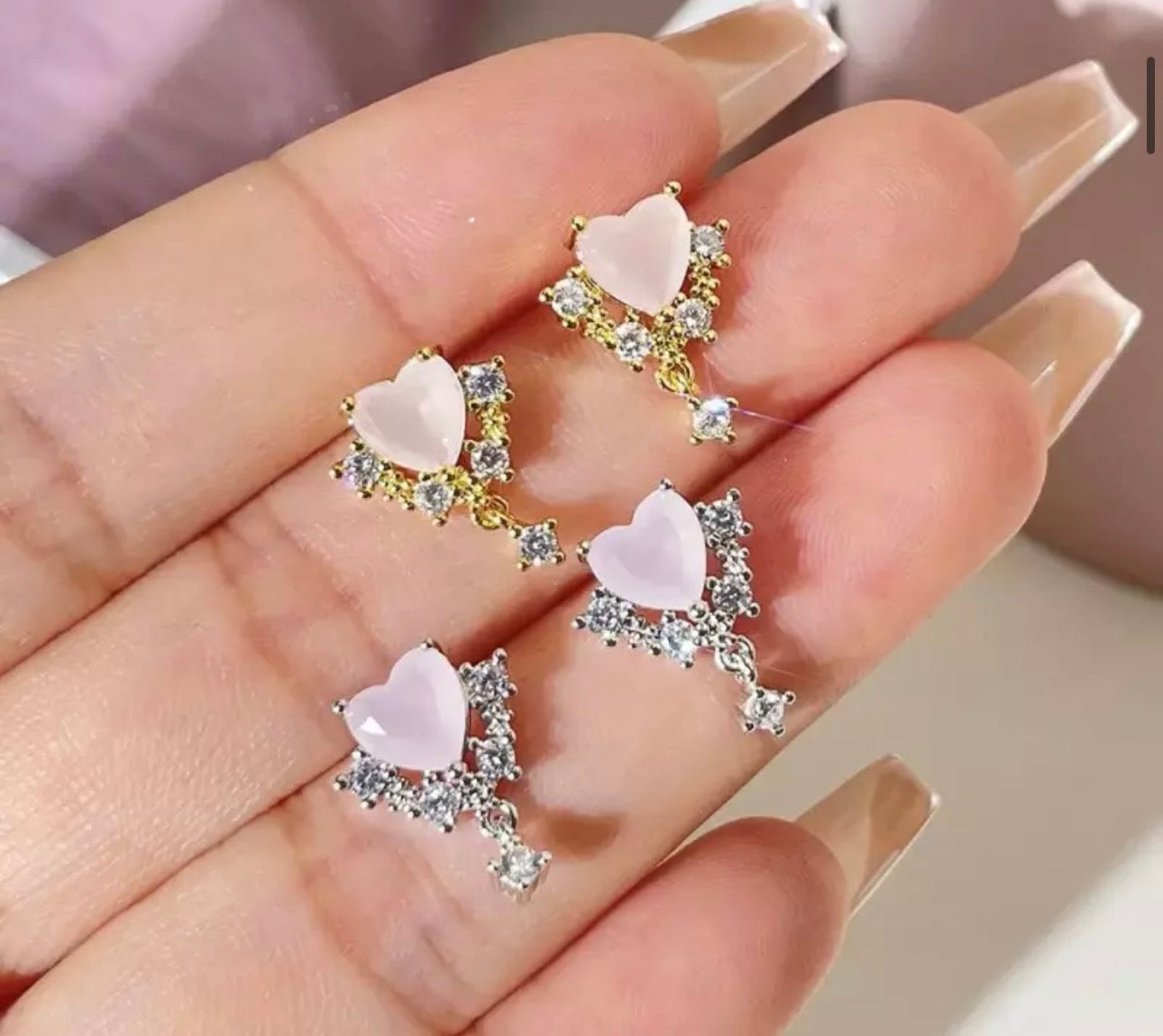 Aretes corazón dorado