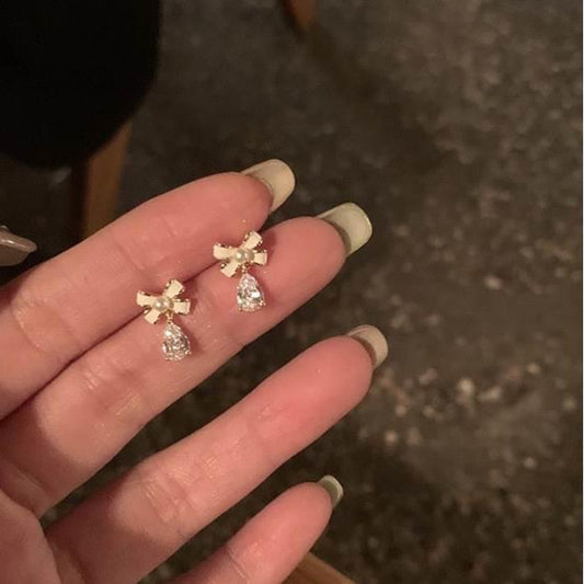 Arete minimalista de lazo